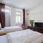 Homestay Doppelzimmer Iii Gaestezimmer In Mit Gemeinschaftsbad Und Gemeinschaftskueche