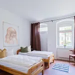 Doppelzimmer Iii Gaestezimmer In Mit Gemeinschaftsbad Und Gemeinschaftskueche Homestay