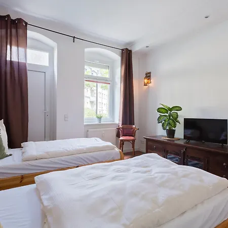 Accommodatie bij particulieren Doppelzimmer Iii Gaestezimmer In Mit Gemeinschaftsbad Und Gemeinschaftskueche