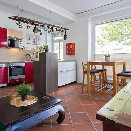 Doppelzimmer Iii Gaestezimmer In Mit Gemeinschaftsbad Und Gemeinschaftskueche * Chemnitz