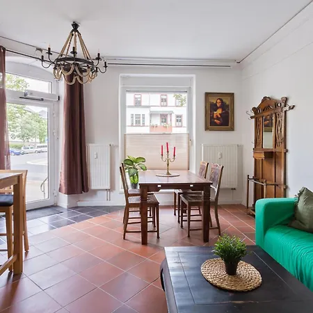 Doppelzimmer Iii Gaestezimmer In Mit Gemeinschaftsbad Und Gemeinschaftskueche Chemnitz