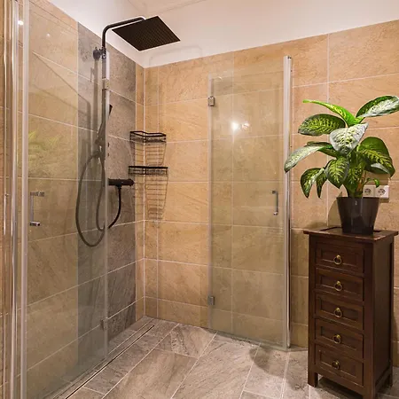 Doppelzimmer Iii Gaestezimmer In Mit Gemeinschaftsbad Und Gemeinschaftskueche