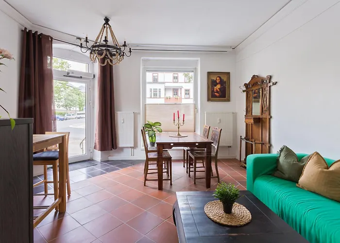 Doppelzimmer Iii Gaestezimmer In Mit Gemeinschaftsbad Und Gemeinschaftskueche Chemnitz