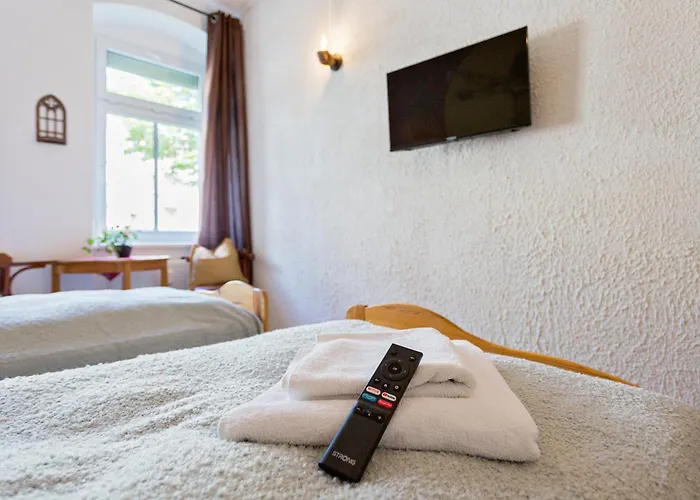 Doppelzimmer Iii Gaestezimmer In Mit Gemeinschaftsbad Und Gemeinschaftskueche * Chemnitz